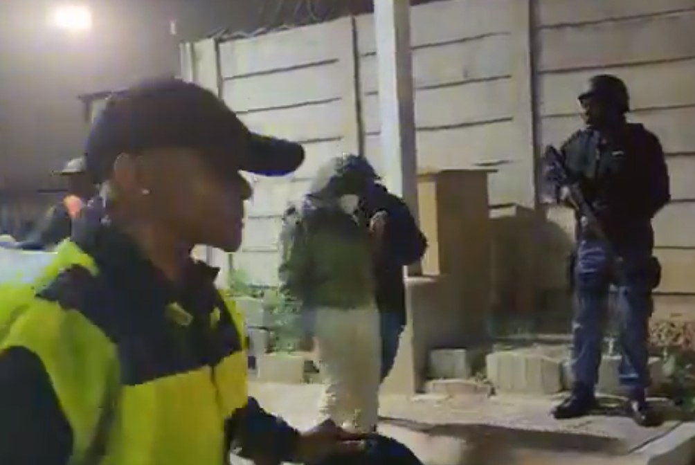 Videos & Photos: Facebook Rapist Thabo Bester & Dr Nandipha Brought Back To SA After Arrest