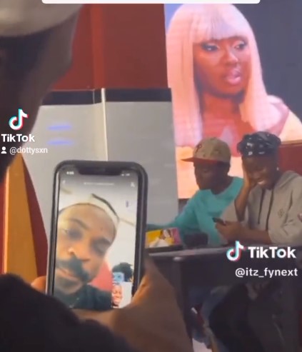 Cheating Girl Caught By Boyfriend in Restaurant