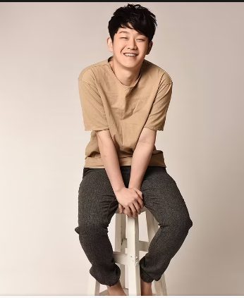 South Korean pop star, Choi Sung-bong found dead after committing suicide aged 33