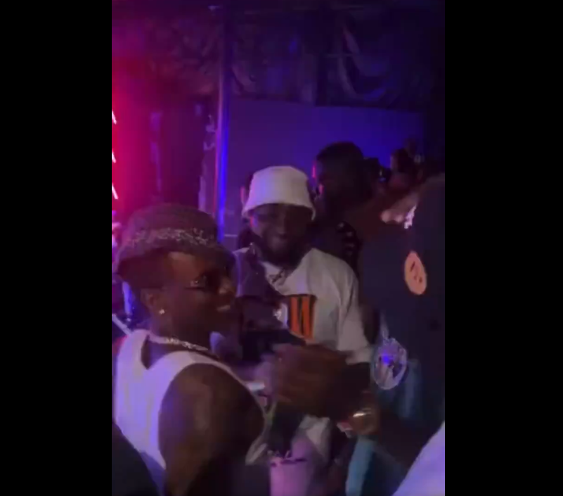 How Wizkid & Davido Squashed their beef in the club