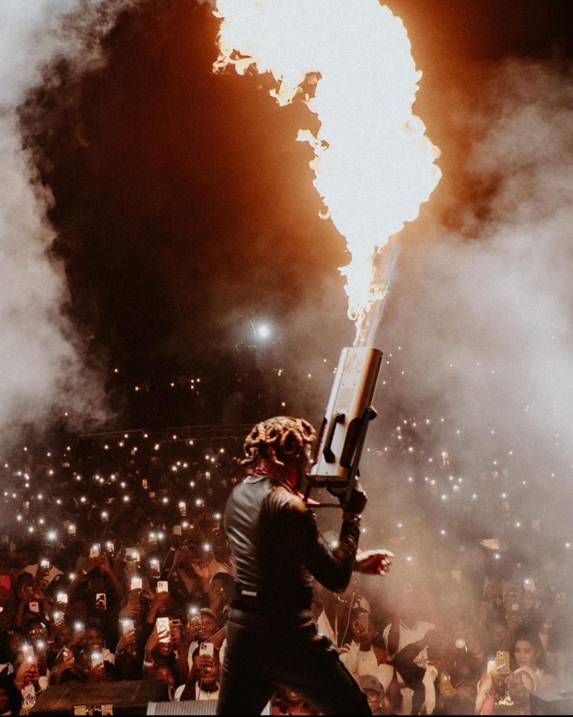 Viral video: Highlight Of Asake Live Performance in Abuja