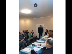 Full Video: 26 people inj*red as Ukrainian councillor throws grenades in a meeting