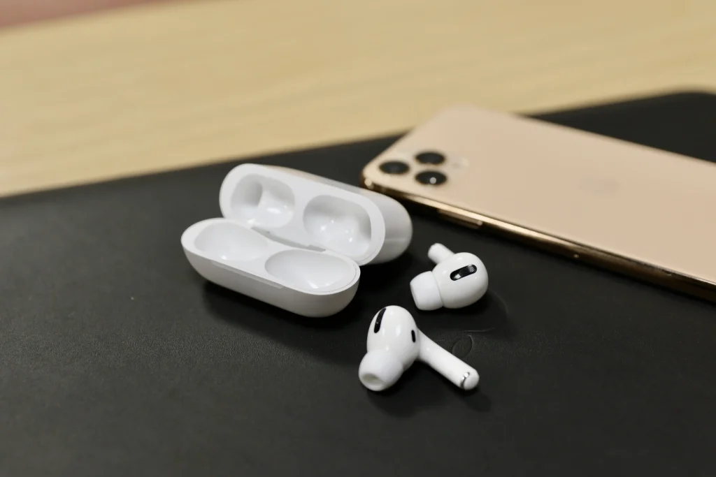 Apple China 13% Slowdown Sparks Fears Amid Huawei Challenge